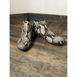 Arizona Jean Co Shoes Womens Size 11 Snake Print Ankle Boots Memory Foam Zip